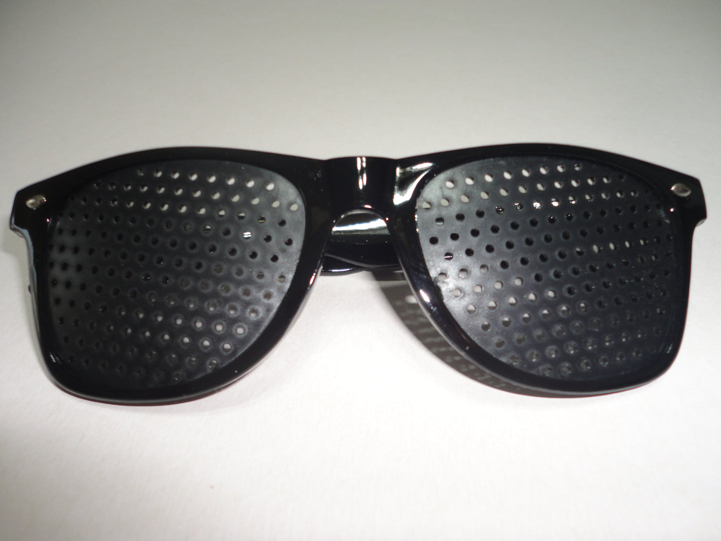 Fashion Pinhole Glasses